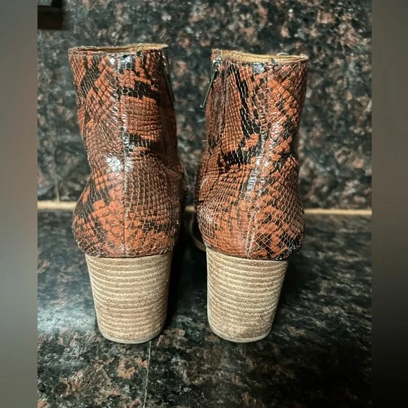 MADEWELL The Rosie Ankle Boot in Snake Embossed Leather 9.5 - Picture 11 of 17